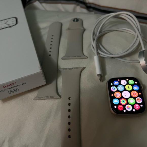 COPY - COPY - Apple Watch series 7 45MM